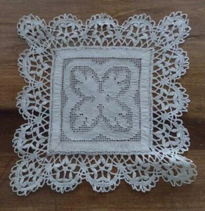 Lotto vintage 7 sottobicchieri inglesi Bedfordshire pizzo centrino ecrù set fatto a mano bobina - Foto 1 di 6