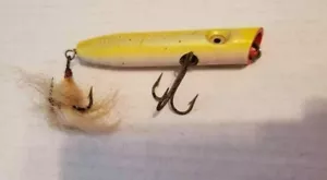 Vintage 5" Amarillo Nadador Madera Antigua Enchufe Dbl Agudos Empotrados Ojo Amarillo - Imagen 1 de 4