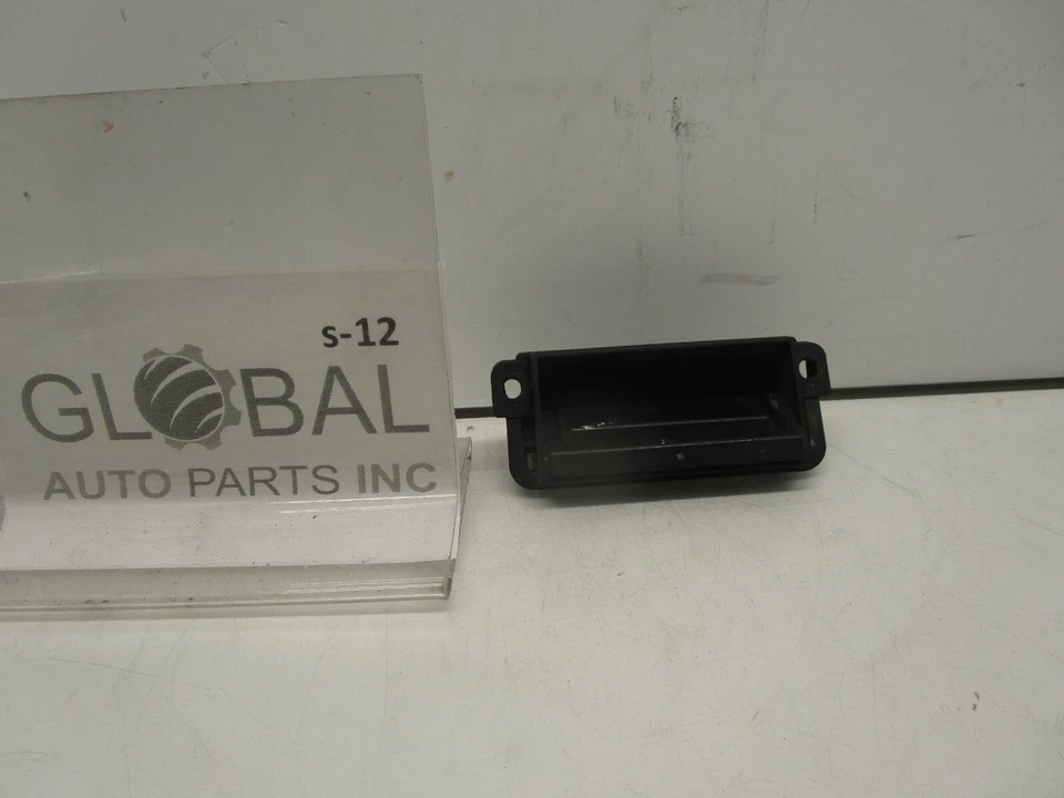 07-13 MERCEDES-BENZ W221 S550 ЗАДНЯЯ КРЫШКА БАГАЖНИКА ОТКРЫТАЯ РУЧКА ВЫПУСКА OEM - Изображение 1 из 4