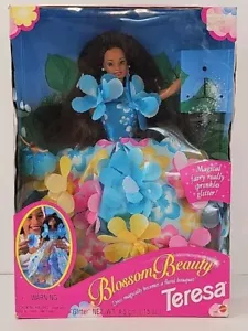 Bambola Blossom Beauty Teresa SIGILLATA mai rimossa dalla scatola Barbie 1996 Mattel - Foto 1 di 11