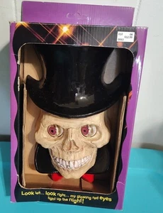 Vintage 1996 Skull Wall Plaque The Paper Magic Group Halloween Decoration Works! - Picture 1 of 3