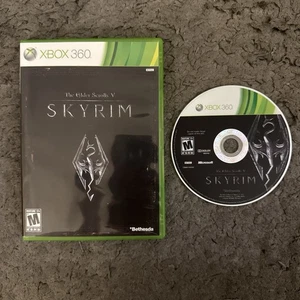 The Elder Scrolls V Skyrim Xbox 360 + custodia testata - Foto 1 di 2