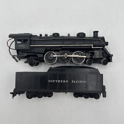 LIONEL HO 4-6-2 DIECAST SOUTHERN PACIFIC STEAM LOCOMOTIVE #0647 + WHISTLE TENDER - Image 1 of 4