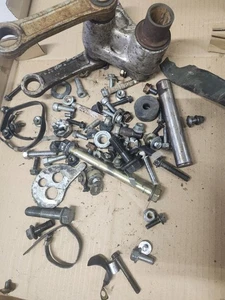 Kawasaki KLR250 Miscellaneous Parts Cables Axle spring, Bolts - Foto 1 di 24