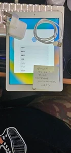 Apple iPad 5th Gen 32GB WiFi + Cellular 4G Unlocked VERY GOOD CONDITION - Picture 1 of 3