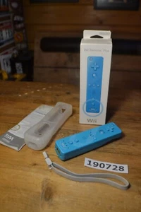 GENUINE BOXED NINTENDO WII REMOTE CONTROLLERS - BLUE BOXED - Picture 1 of 2