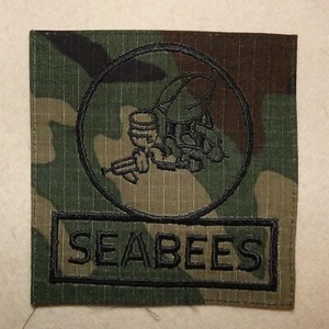 Parche de Bolsillo M81 Woodland Camo Marina de los Estados Unidos Seabees Construcción Naval Batallón - Imagen 1 de 2