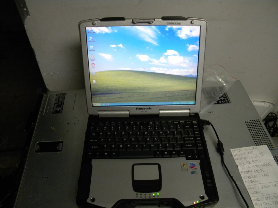 Panasonic Toughbook CF-29 13,3 pulgadas (40 GB, Intel Pentium M, 1,6 GHz, 512 MB) LTQGZBM Foto 1 de 4