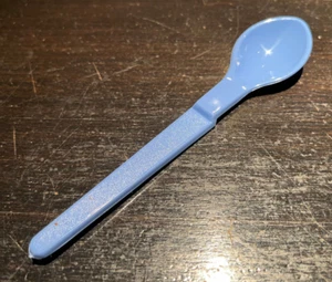 1 Vintage Tupperware Kleinkind Löffel #1208 Blau hellblauNOS, 13,7 cm, unbenutzt - Bild 1 von 1