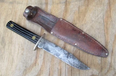 VINTAGE CARBON STEEL BLACK HANDLE HUNTING KNIFE WITH LEATHER SHEATH - Image 1 of 4
