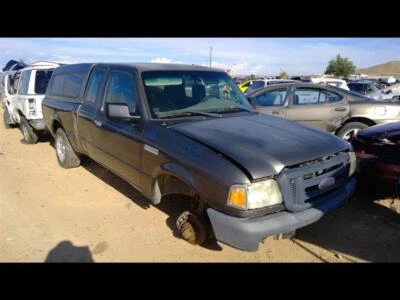 Pinza de freno de disco delantera izquierda usada se adapta a: Ford Ranger 2009 grado delantero izquierdo Foto 1 de 4
