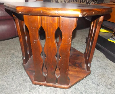 Mesa auxiliar giratoria Old Tavern Pine Ethan Allen (T348) (EA-20) Foto 1 de 4