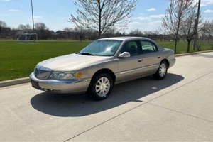 2002 Lincoln Continental - Picture 1 of 32