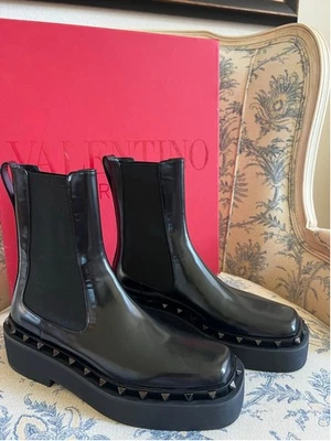 Nuevas botas Chelsea Valentino Garavani negras plateadas talla 8/38 EE. UU. Foto 1 de 4