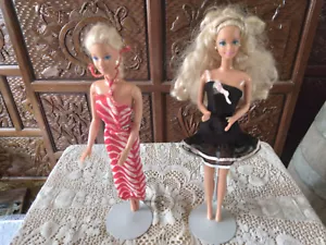 2 Vintage Mattel Barbie blond - Malaysia und China mit Outfit - Bild 1 von 18