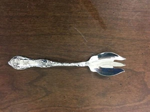 Reed & Barton 5-1/4"  Les Cinq Fleur Small Ice Cream Fork Mono - Picture 1 of 2