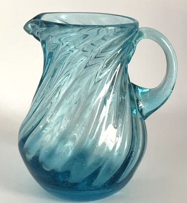 Jarra de vidrio vintage soplada a mano azul turquesa Aqua Swirl, 4" Foto 1 de 4