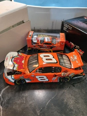 Dale Earnhardt Jr. #8 Looney Tunes 2002 1/32 & 1/64 Diecast Car Set NASCAR - Image 1 of 4