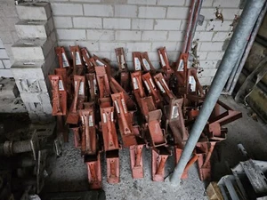 Unterzug Balkenzwinge für Schalung | Doka | Baustelle | Rohbau - Bild 1 von 3