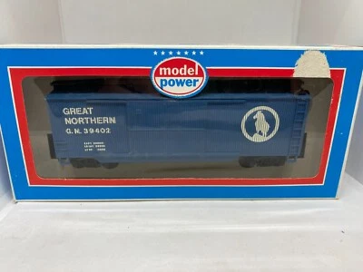 Model Power HO 9002 Great Northern Wooden Box Car 39402 Blue  - Image 1 of 4