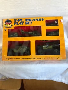 Neu Fast Lane Trucks 5 Stück Militär Spielset Druckguss - Bild 1 von 10