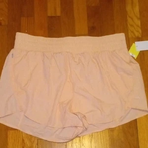 NWT Peach Women's Shorts XXL drifit - Picture 1 of 3