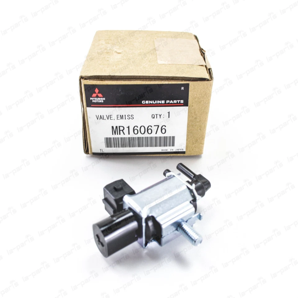 Genuine OEM Mitsubishi 03-06 Montero 07-09 Outlander Emission Vacuum Valve - Image 1 of 4