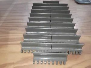 (20) Intralox 800 Serie Plana Bronceado 2"" de alto x 6"" de ancho vuelos polietileno - Imagen 1 de 4