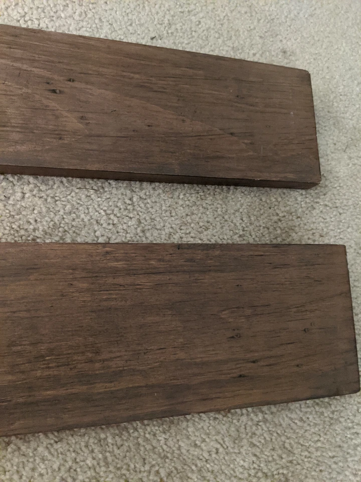 Образец направляющих для кровати Showroom Kincaid, California большого размера с болтами - Изображение 1 из 4