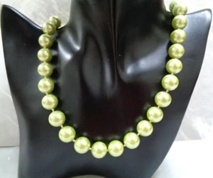 Green Faux Pearl Necklace Heavy Ladies Formal Look Excellent Condition Like New - Picture 1 of 10