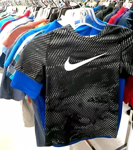 Enorme lotto abbigliamento ragazzo in perfette condizioni 15 pz maniche lunghe/corte e pantaloncini primavera/estate 16-18 - Foto 1 di 2