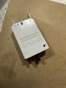 E-T-A Circuit Breaker 10 AMP 127-P11-H-KF 250v 28vdc - Picture 1 of 3