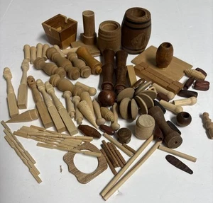Vintage Holz Puppenstube Teile handgeschnitzt Spindeln Fass Heringe verschiedene Stücke Lot - Bild 1 von 7