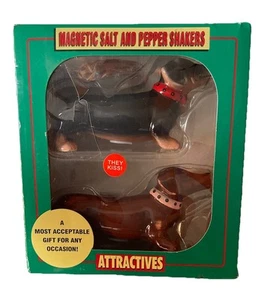 Kissing Dachshund Weiner Dog Magnetic Salt Pepper Shaker Set - Picture 1 of 11