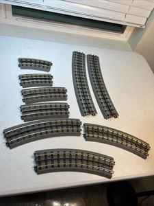 KONVOLUT 9 verschiedene Größen volle und 1/2 MTH Spur O Realtrax Kurve Gleisstücke - Bild 1 von 10