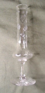 Antike unbekannte 17 cm Knospen Vase Klarglas graviertes Muster schöner Zustand - Bild 1 von 3