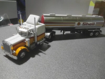 Camion Americani PETERBILT 359 versione cisterna SHELL nuovissimo nel suo box - Immagine 1 di 4
