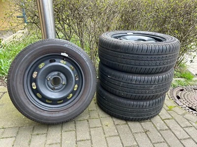 Ford Fiesta Sommerkompletträder mit Radkappen, Stahlfelge neuwertig 195/60R15 - Bild 1 von 4