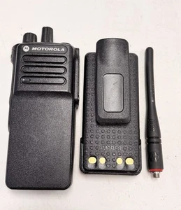 Motorola AAH56UCC9RB1AN XPR7380e 800 / 900 MHz Two Way Radio w/Battery - Zdjęcie 1 z 5