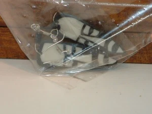 New Women’s Black & White African Mask Fashion Earrings - Picture 1 of 2