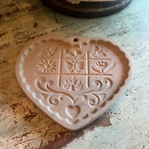 Gardens Of The Heart Pampered Chef Ceramic Stoneware Shortbread Mold 1996 5 x 6" - Picture 1 of 3