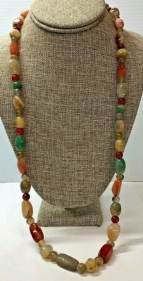 Collar de cuentas de ágata y jade de 30 pulgadas Foto 1 de 4