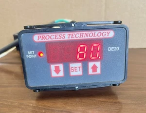 Process Technology DE20, Digital Temperature Controller With Probe (#1611) - Picture 1 of 5