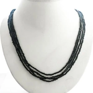 "Collar largo con cuentas de semillas de vidrio negro de 4 hebras, 23" - Imagen 1 de 3