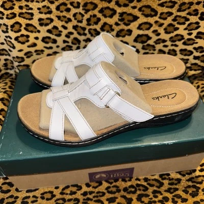 Женские кожаные шлепанцы Clarks модель Leisa Bora белые 8 M 00142 1189 - Изображение 1 из 4