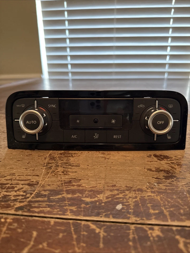 Volkswagen Touareg 2014 tablero central panel de control climático fabricante de equipos originales. U 7P6907040BR Foto 1 de 4