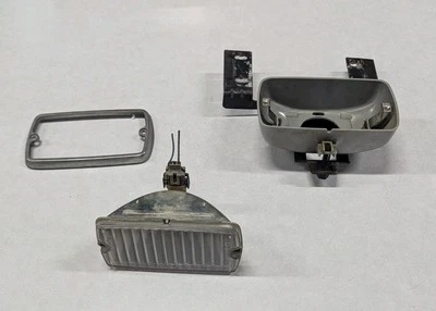 Faro antiniebla inferior delantero izquierdo pasajero Buick Reatta 1988-1991 cupé  Foto 1 de 4