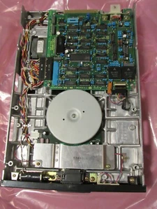 Mitsubishi 8" internes Diskettenlaufwerk (M2896-63-02U) wie besehen - Bild 1 von 3