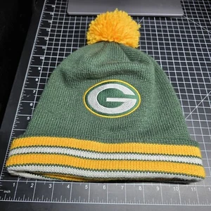 Mitchell & Ness NFL Green Bay Packers Pom Ball Top Beanie Hat Football F/S - Picture 1 of 11