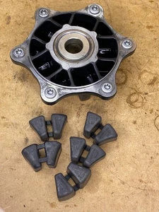 Soporte de piñón KTM 690 duke 2013 a 2019 7601005004433 - Imagen 1 de 5